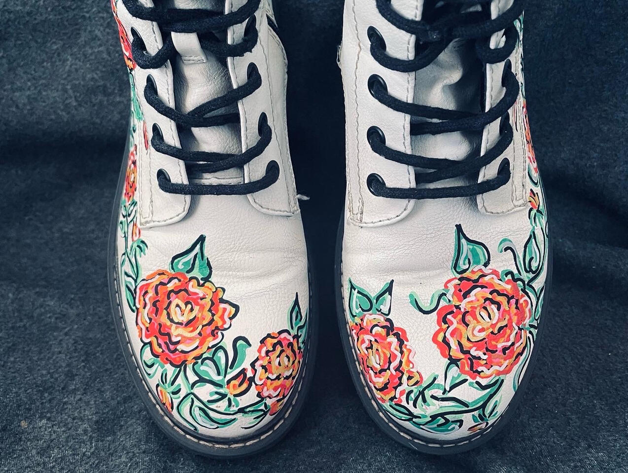 martens skull in flower